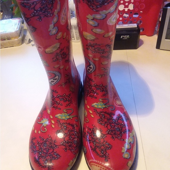 SLOGGERS red paisley print rain, snow & garden boots. Worn once. Size 7. - Picture 1 of 3